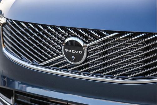 Denim Blue Metallic 2026 Volvo XC90 Plug-In Hybrid Plus, T8 AWD, Electric/Gasoline, Bright, 7 Seats