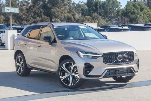 2025 Volvo XC60 Plug-In Hybrid T8 Ultra