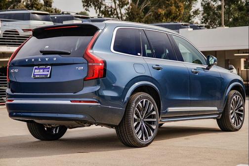 Denim Blue Metallic 2026 Volvo XC90 Plug-In Hybrid T8 Ultra 7-Seater