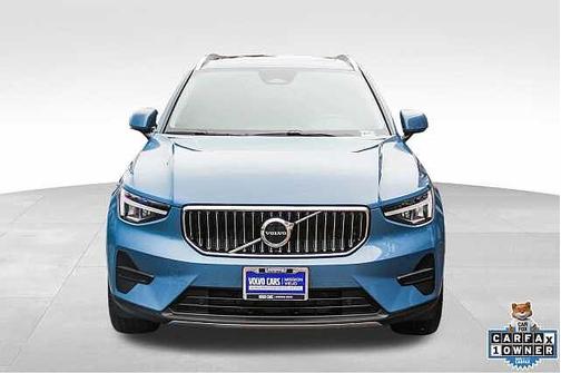 2025 Volvo XC40 Core