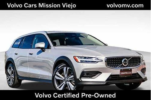 2025 Volvo V60 Cross Country Plus