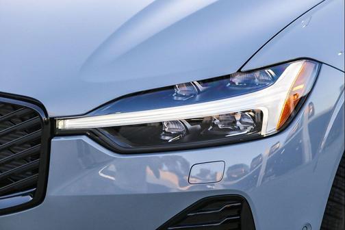 Vapour Grey Metallic 2026 Volvo XC60 B5 Ultra