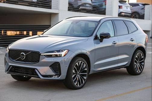 Vapour Grey Metallic 2026 Volvo XC60 B5 Ultra