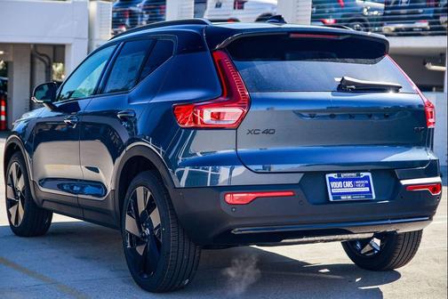 Denim Blue 2026 Volvo XC40 Black Edition Ultra, B5 AWD Gas (mild hybrid)