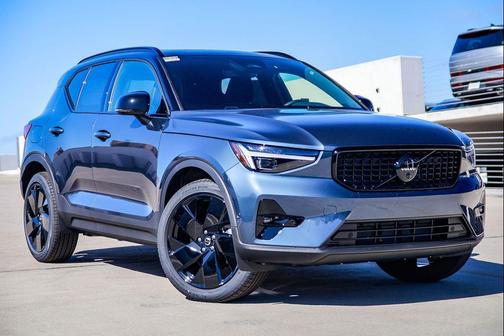 Denim Blue 2026 Volvo XC40 Black Edition Ultra, B5 AWD Gas (mild hybrid)