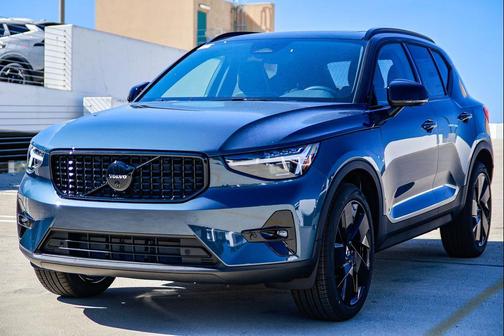 Denim Blue 2026 Volvo XC40 Black Edition Ultra, B5 AWD Gas (mild hybrid)