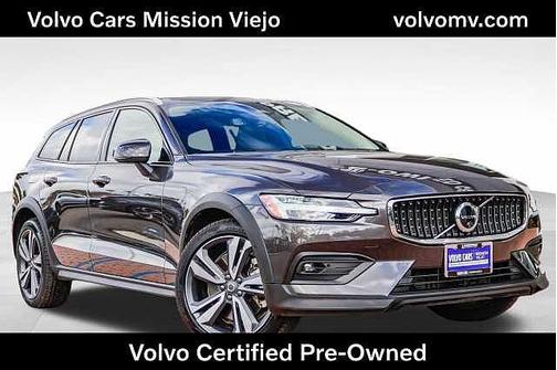 2025 Volvo V60 Cross Country Plus
