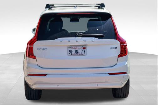 Crystal White Metallic 2023 Volvo XC90 B5 Core