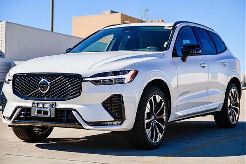 Crystal White Metallic 2026 Volvo XC60 B5 Plus