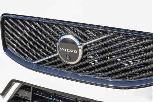 Crystal White Metallic 2026 Volvo XC60 Plug-In Hybrid Plus, T8 AWD Electric/Gasoline, Dark