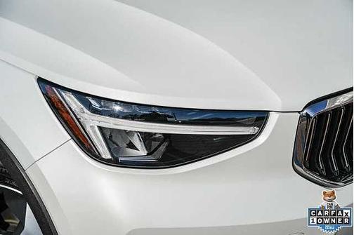 2025 Volvo XC40 Plus