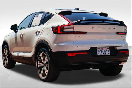 Crystal White Metallic 2023 Volvo C40 Recharge Pure Electric Twin Plus