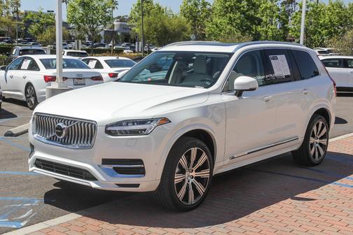 2023 Volvo XC90 Recharge Plug-In Hybrid Plus Bright 7-Seater