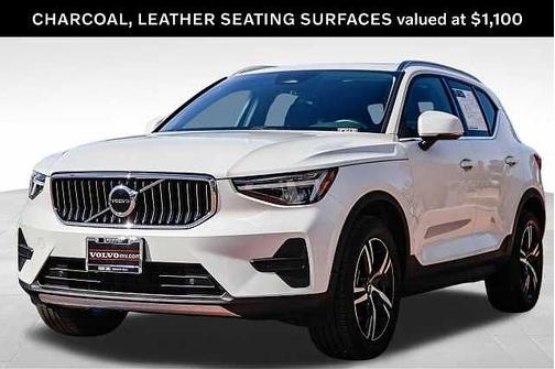 2025 Volvo XC40 Core