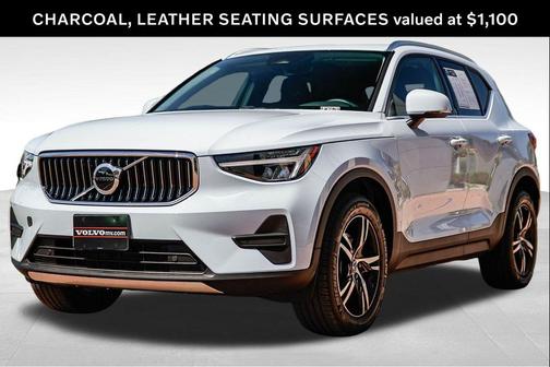 Cloud 2025 Volvo XC40 B5 Core Bright Theme