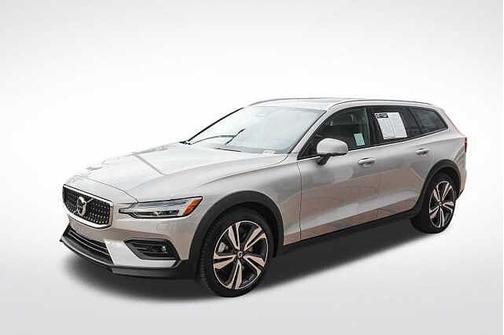 2025 Volvo V60 Cross Country Plus