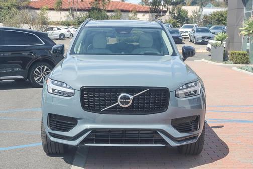 2023 Volvo XC90 Recharge Plug-In Hybrid Ultimate Dark 7-Seater