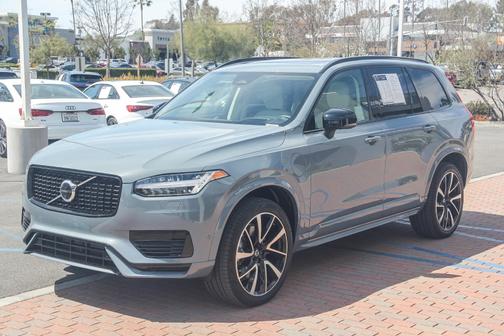 2023 Volvo XC90 Recharge Plug-In Hybrid Ultimate Dark 7-Seater