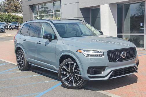 2023 Volvo XC90 Recharge Plug-In Hybrid Ultimate Dark 7-Seater