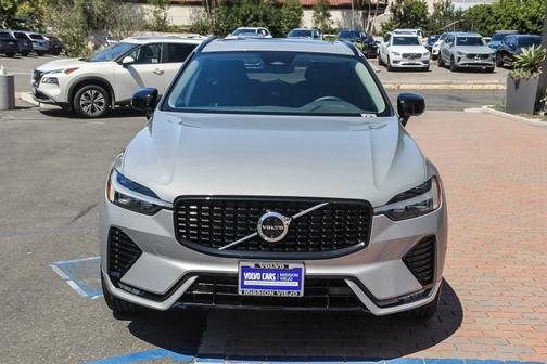 2025 Volvo XC60 B5 Plus