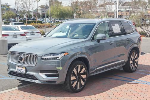 2023 Volvo XC90 Recharge Plug-In Hybrid Plus Bright 7-Seater