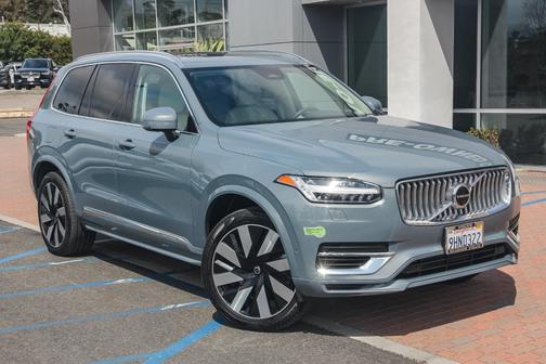 2023 Volvo XC90 Recharge Plug-In Hybrid Plus Bright 7-Seater