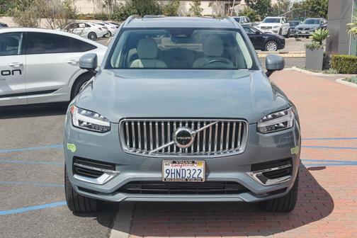 2023 Volvo XC90 Recharge Plug-In Hybrid Plus Bright 7-Seater