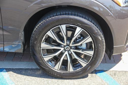 2025 Volvo XC60 B5 Core