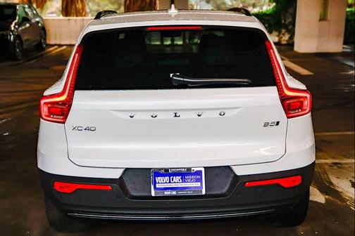 Crystal White 2026 Volvo XC40 Plus, B5 AWD Gas (mild hybrid), Dark