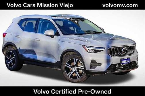 2025 Volvo XC40 Core