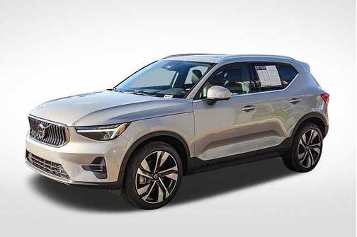 2025 Volvo XC40 Plus