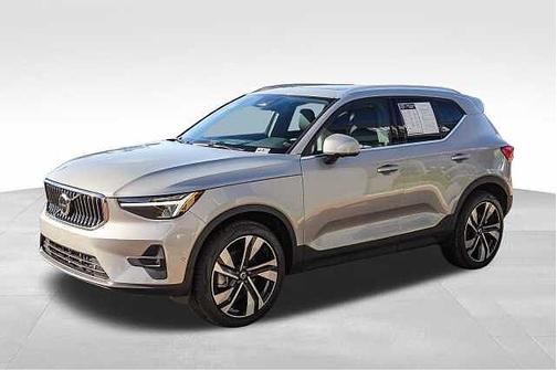 2025 Volvo XC40 Plus