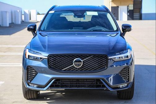 Denim Blue Metallic 2026 Volvo XC60 B5 Ultra