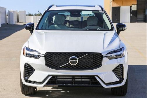 Crystal White Metallic 2026 Volvo XC60 Plug-In Hybrid Ultra, T8 AWD Electric/Gasoline, Dark