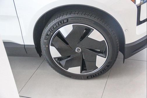 Crystal White Metallic 2026 Volvo EX30 Ultra Twin Motor Performance, Fully electric