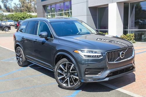 2022 Volvo XC90 T6 AWD Momentum 7 Seater