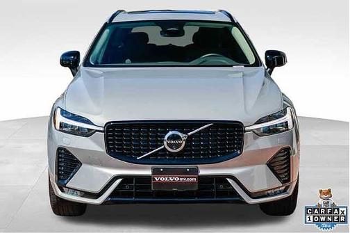 Silver Dawn 2025 Volvo XC60 Plus