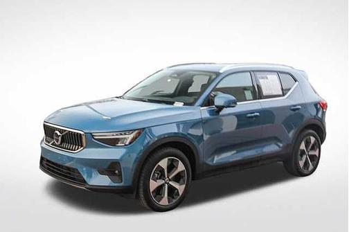 2025 Volvo XC40 Plus
