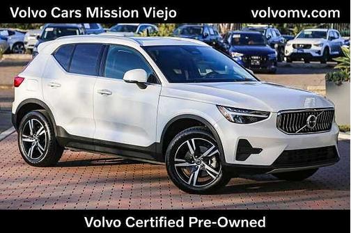 2025 Volvo XC40 Core