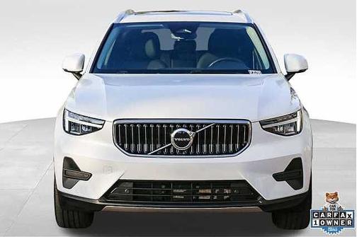2025 Volvo XC40 Core
