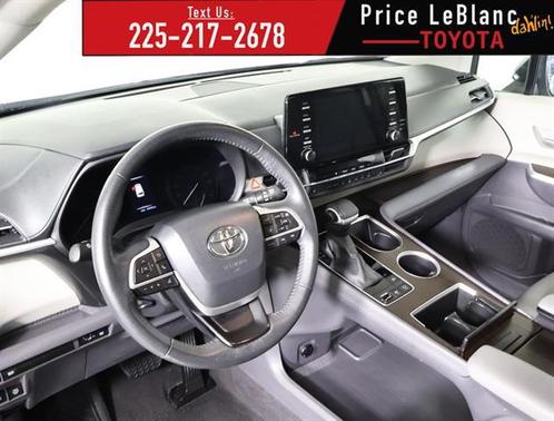 2024 Toyota Sienna XLE