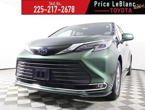 2024 Toyota Sienna XLE