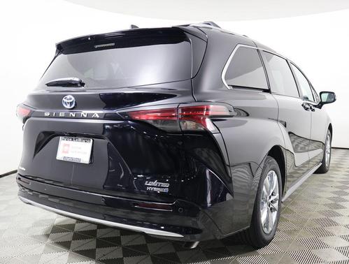 2024 Toyota Sienna Limited