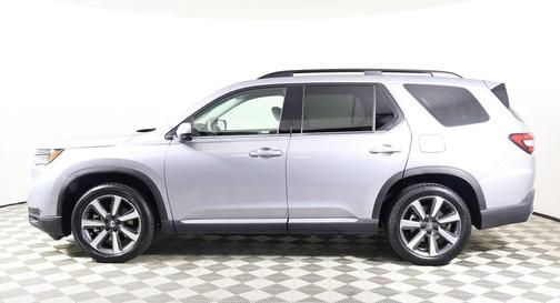 2023 Honda Pilot Touring 8-Passenger