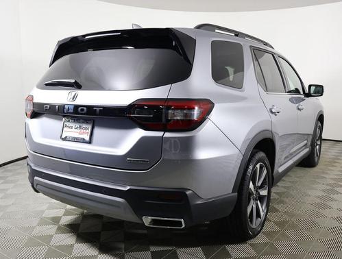 2023 Honda Pilot Touring 8-Passenger