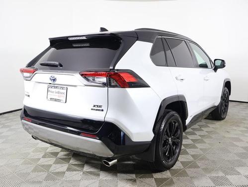 2024 Toyota RAV4 Hybrid SE