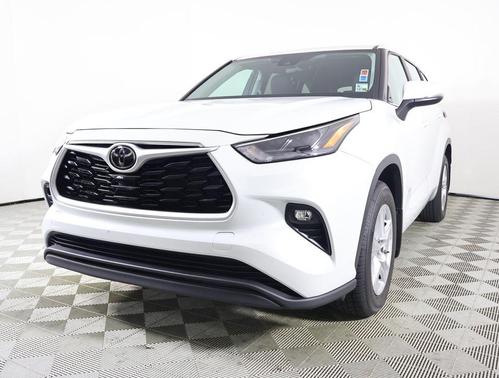 2024 Toyota Highlander LE