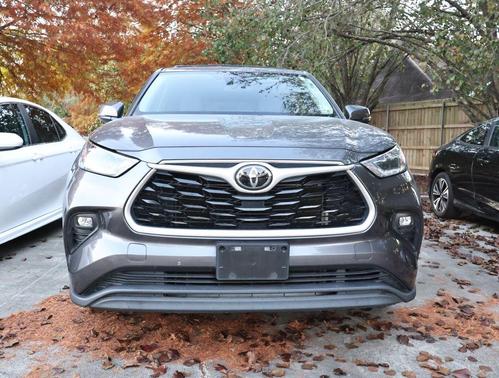 2021 Toyota Highlander LE