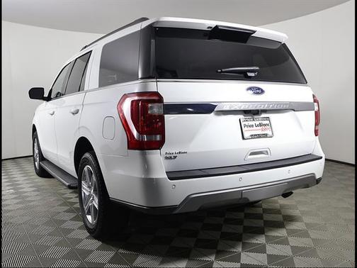 Star White Metallic Tri-Coat 2021 Ford Expedition XLT