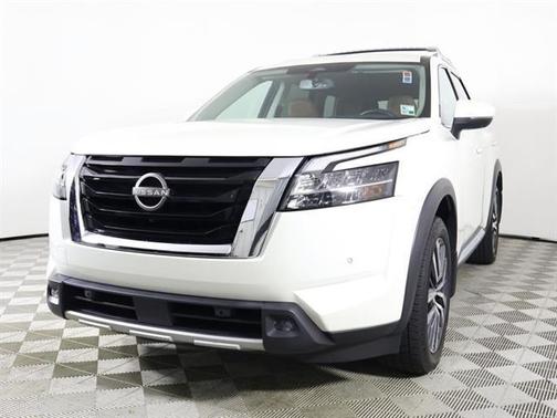 2022 Nissan Pathfinder Platinum 4WD